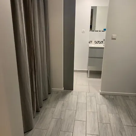 F2 Proche Futuroscope 公寓 *